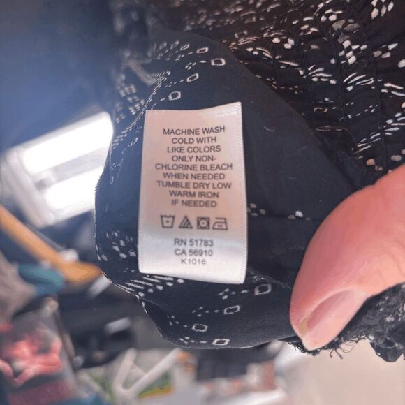 Maurices Geometric Floral Print Button Up Womens Blouse Top Size 3x V-Neck Boho - Picture 6 of 7